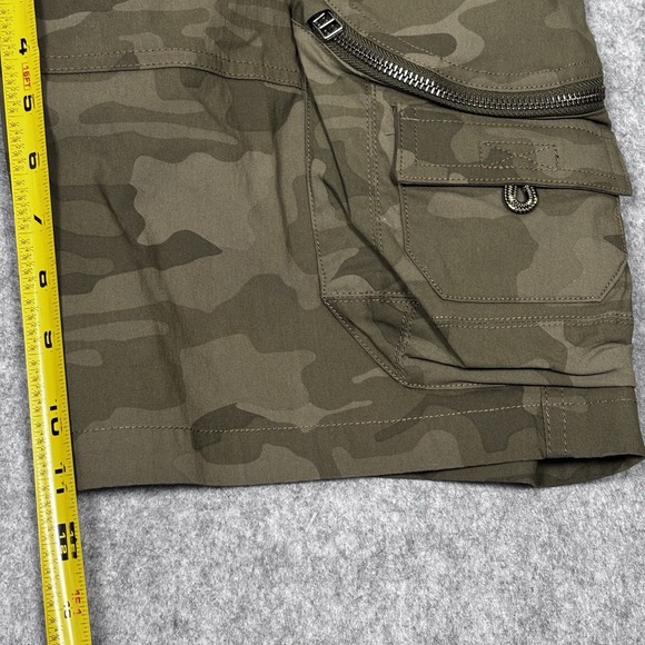 Kuhl Ambush Cargo Shorts Mens 30x11 Green Camo Outdoor Hiking Casual Pockets New - Picture 5 of 14